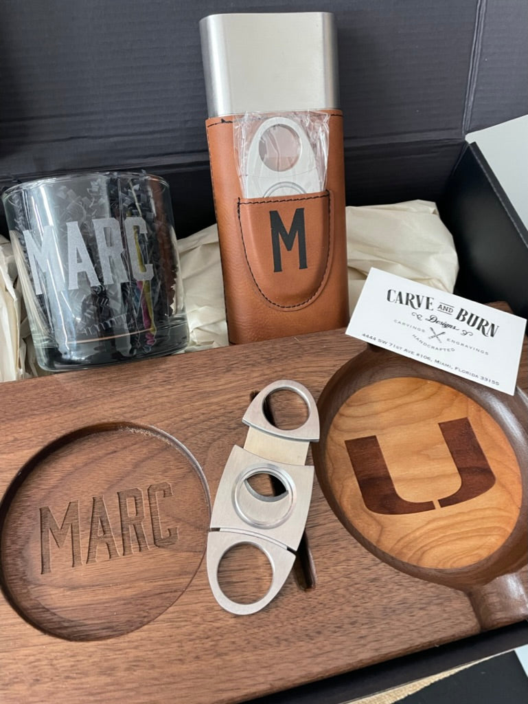Cigar lover's gift set with tray engraved Mare, monogram cigar case and cutter